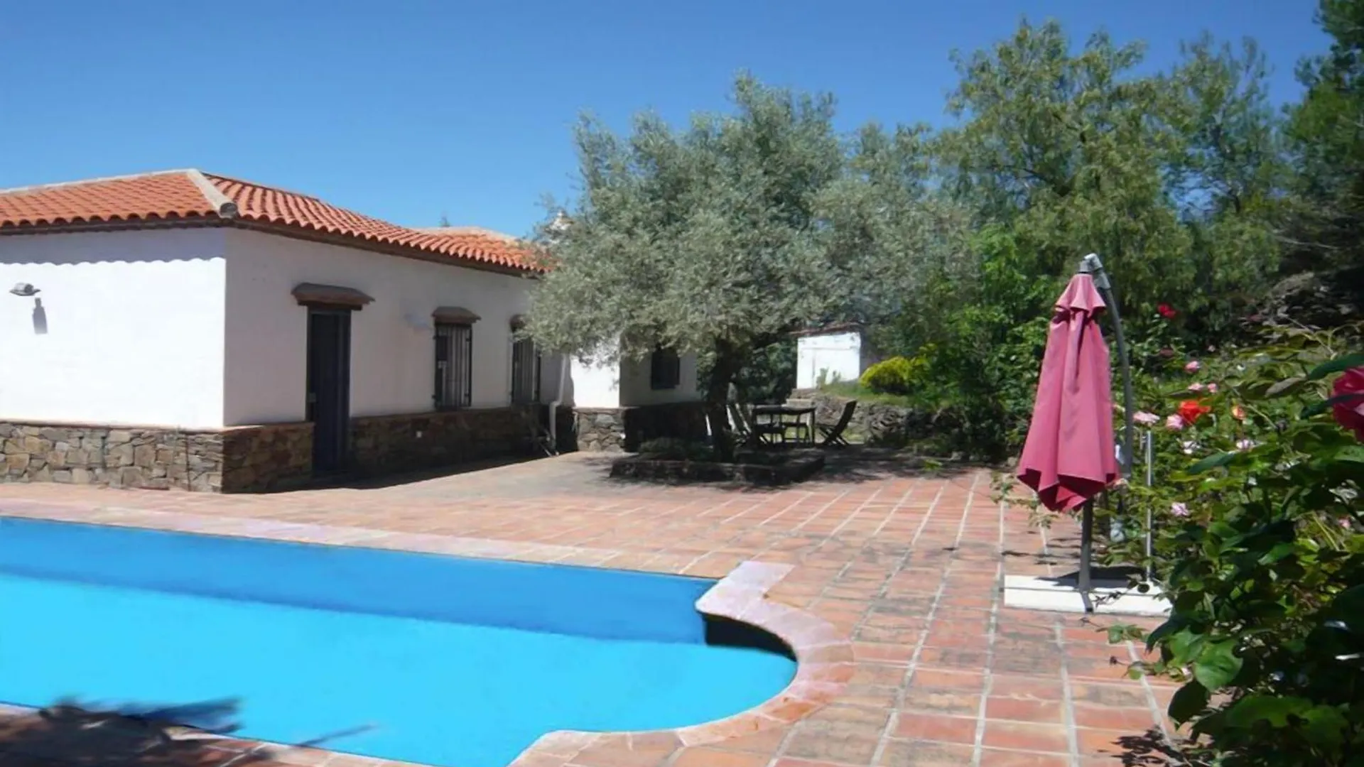 Los Olivos Sayalonga
