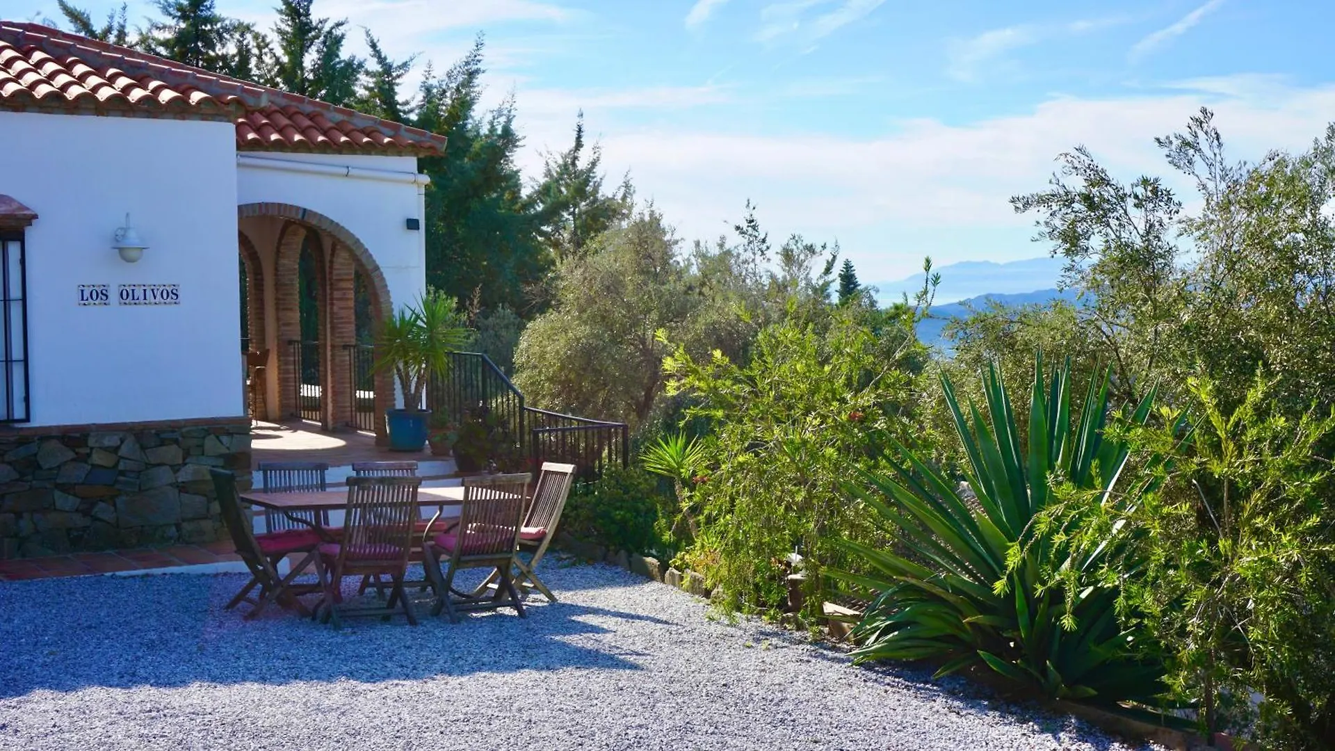 Los Olivos Sayalonga 0*,